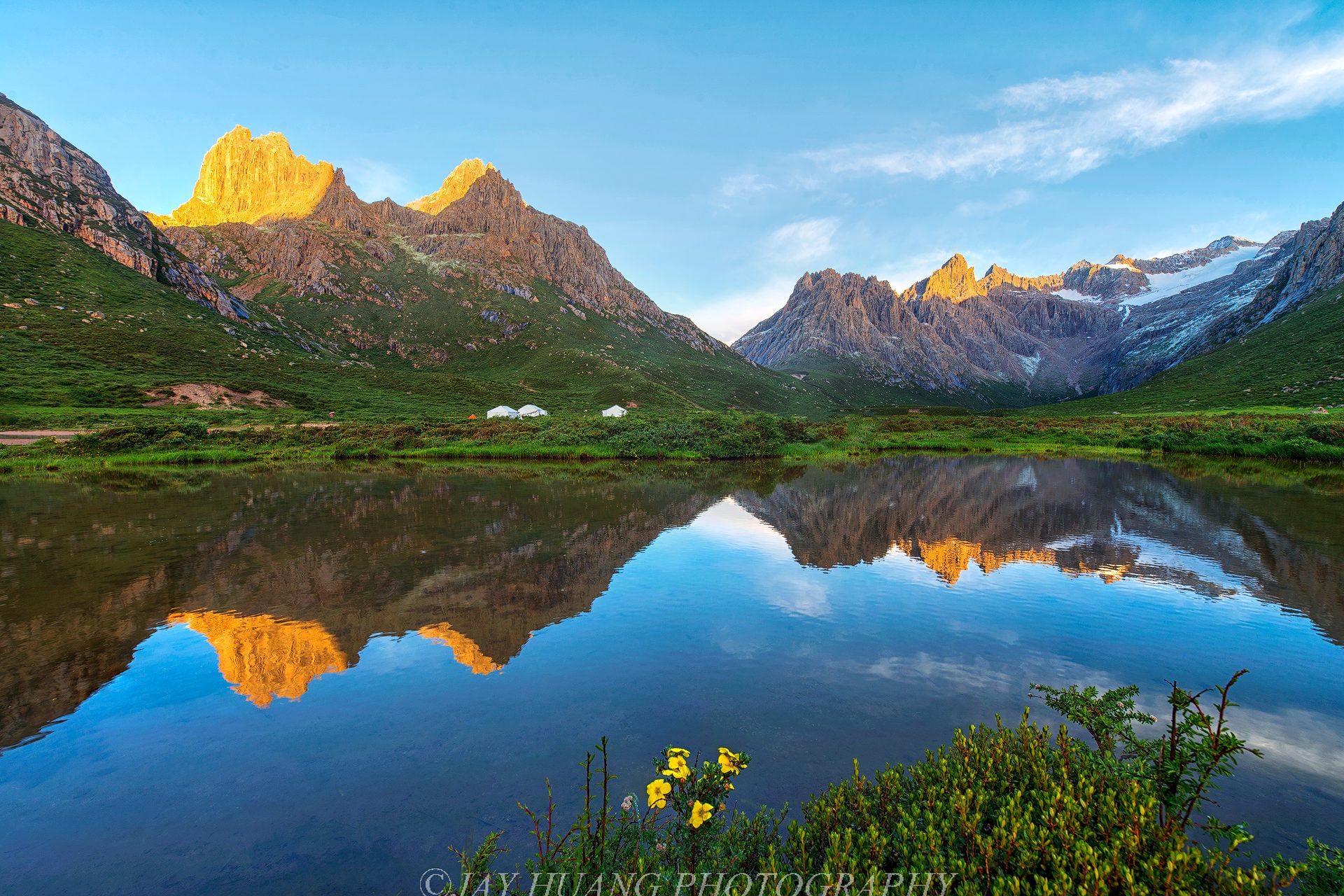 The Bayan Har mountain range in Qinghai, China, the region invoked by the 1962 hoax's claimed 1938 discovery site