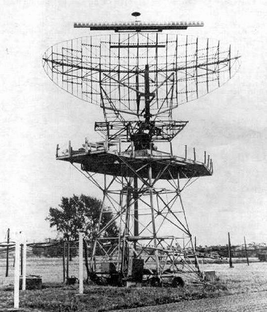 A Bendix AN/FPS-20 early-warning and ground-controlled-interception radar, the same model of radar that tracked unidentified targets at Andersen AFB, Guam during the 1965-66 wave