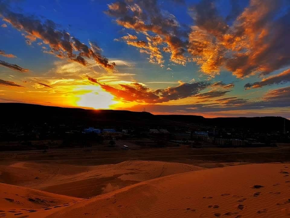 Sand dunes in the Algerian Sahara near Taghit, Béchar Province, Algeria