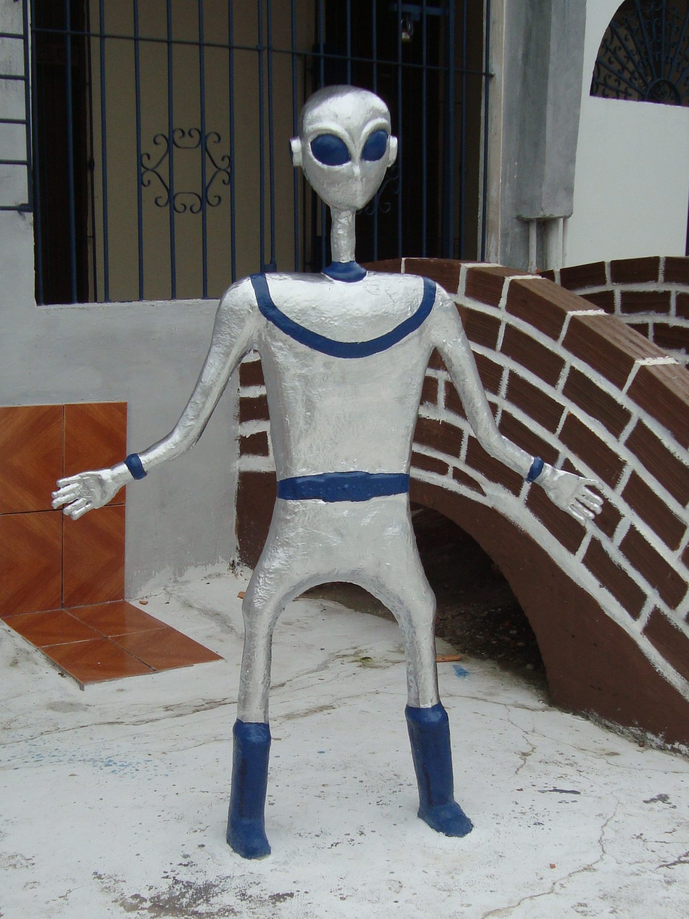 A local depiction of an extraterrestrial figure photographed in Colares, Pará, Brazil — the Amazon river town at the center of the 1977 UFO flap investigated as Operação Prato