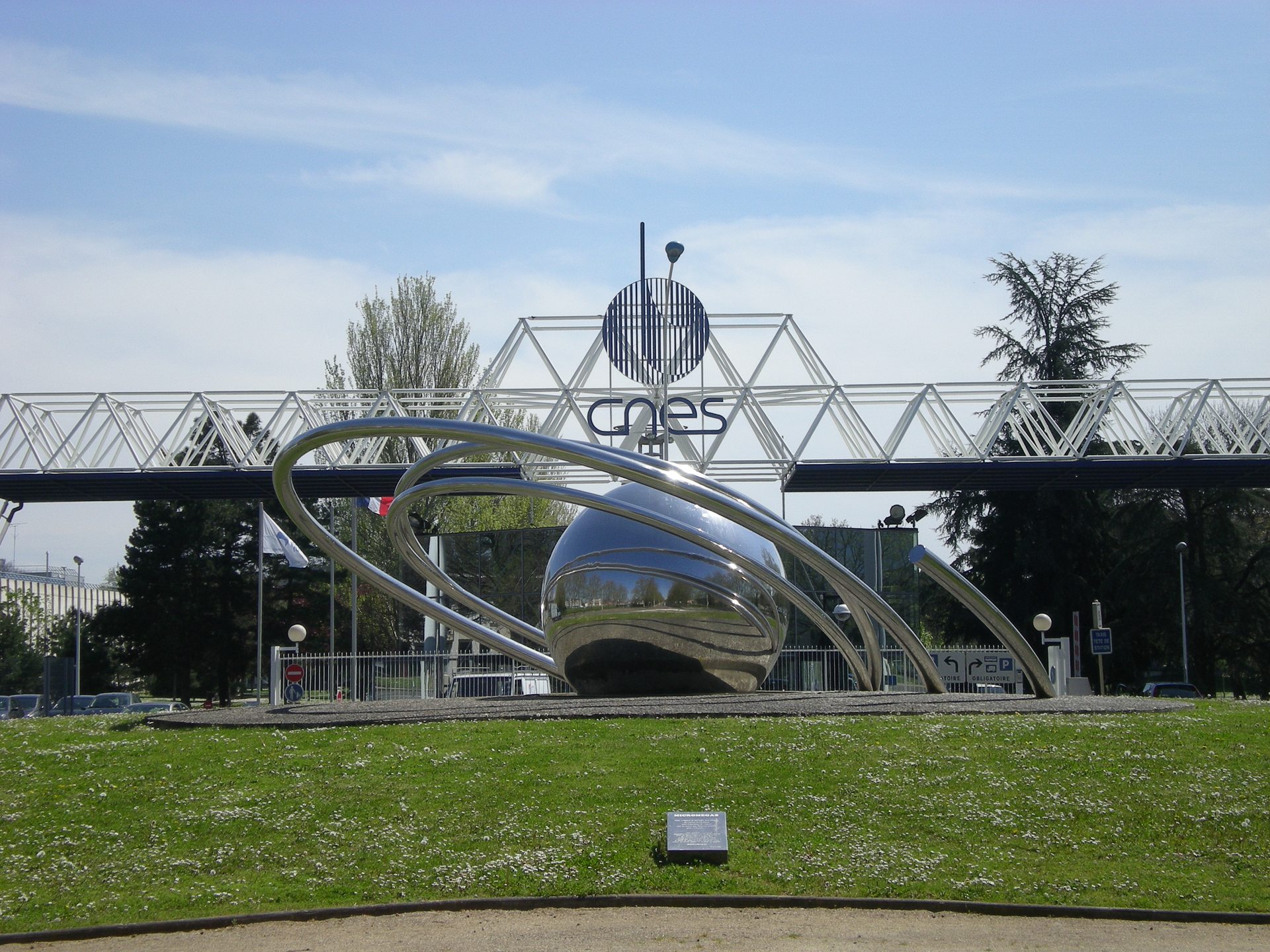 The CNES (Centre National d'&Eacute;tudes Spatiales) space centre entrance in Toulouse, France — the campus that has housed GEPAN, SEPRA, and GEIPAN since 1977