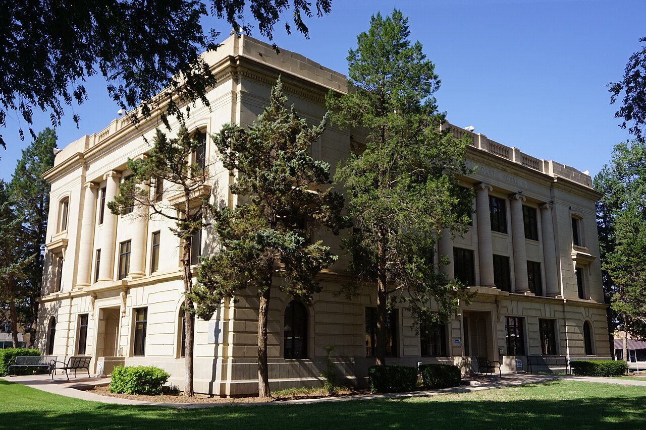 Hockley County Courthouse in Levelland, Texas, the county seat near the rural highways where the November 1957 UFO encounters were reported