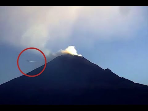 Captan supuesto OVNI en cercanías del Popocatépetl